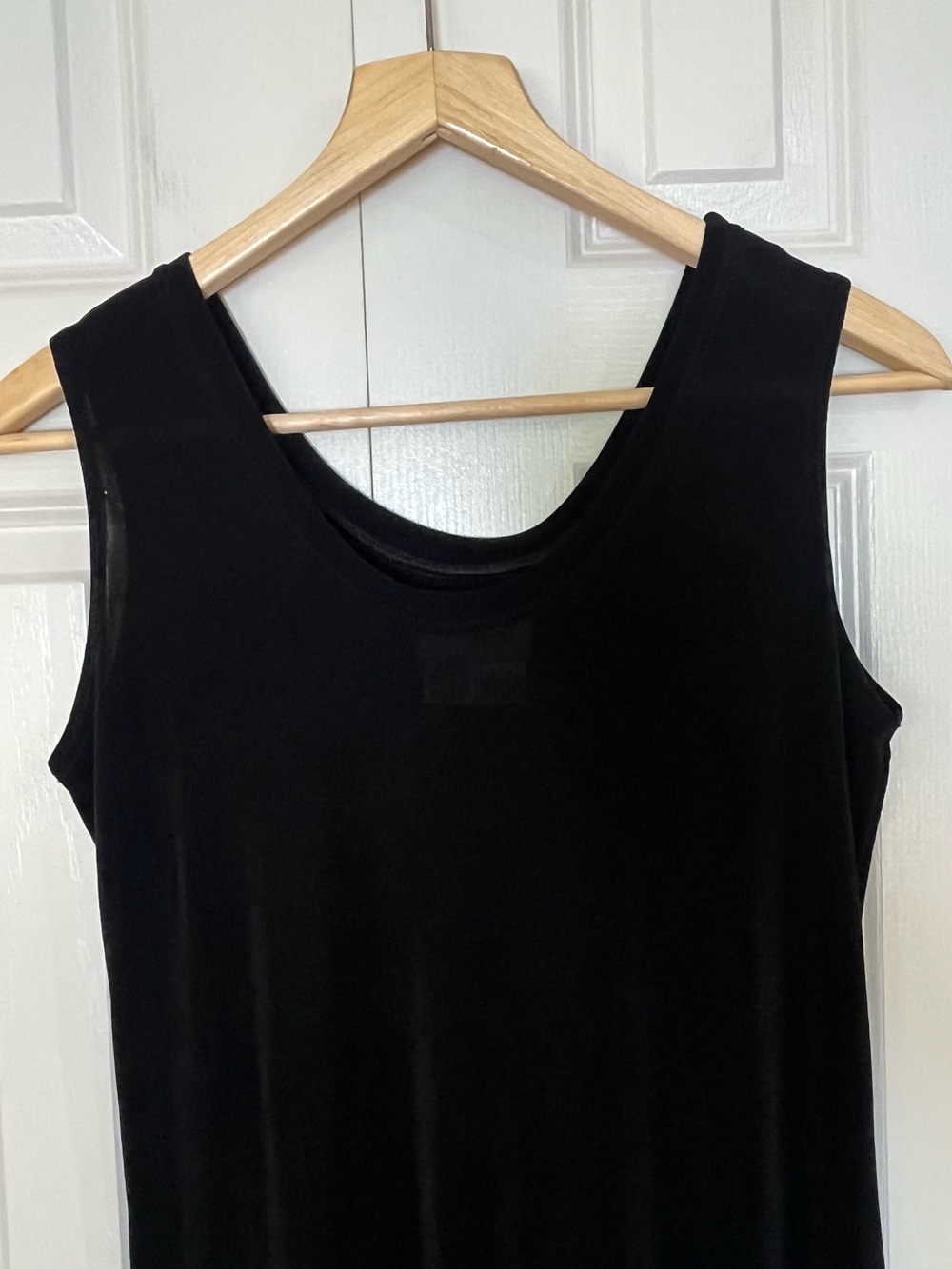 Flax Solid Black
Sleeveless Slinky Scoop Neck Maxi Dress Side Slit
Size Medium - Picture 2 of 7